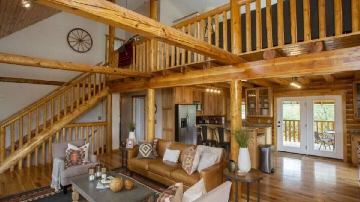 Wolf Creek Cabin | Eden Log Cabin/Near Lake & Ski Resorts