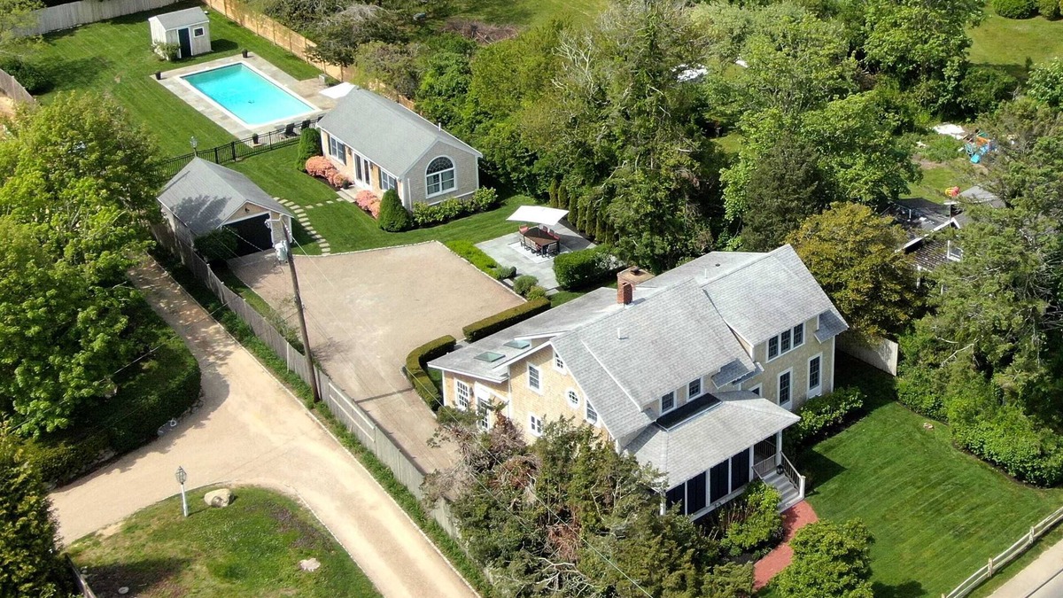 Edgartown House | Edgartown Compound with Pool & Guest Cottage
