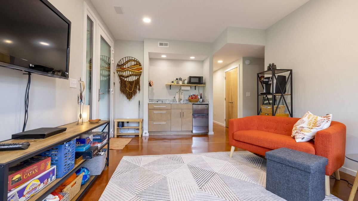 Blacksburg House | Edge of Town Oasis