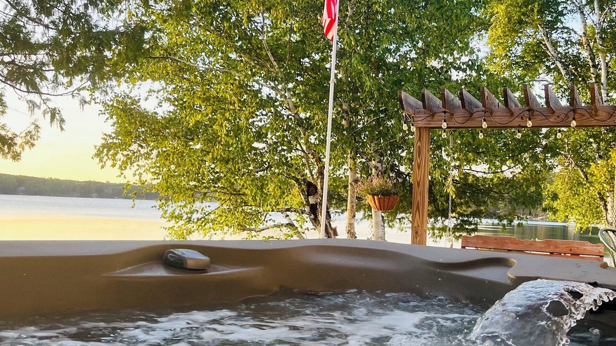 Hillman House | Edgewater at Long Lake - Lakeside Jacuzzi, fireplace, pet friendly, Pontoon boat
