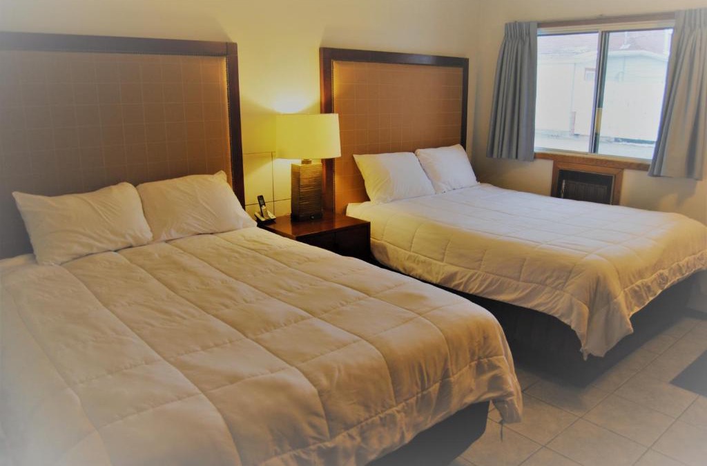 Sylvan Lake Hotel | Edgewater Inn