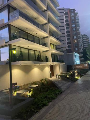 El Golf Apartment | Edificio HOME