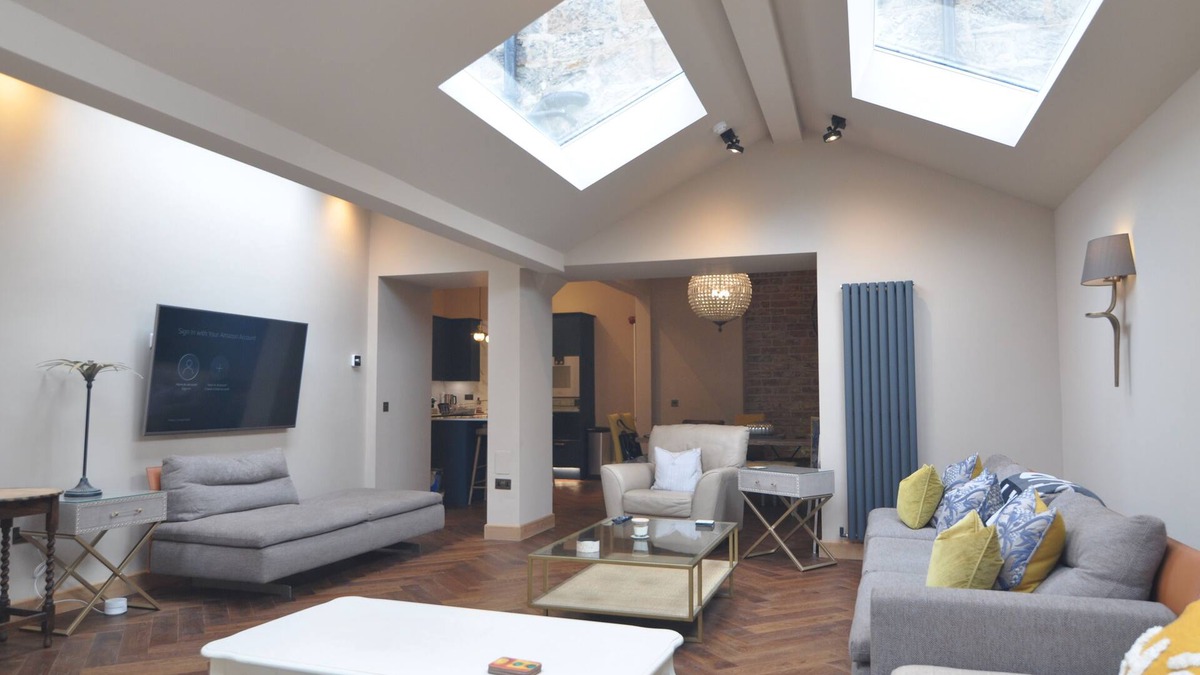Tollcross House | Edinburgh City Centre Townhouse. Six bedrooms and six bathrooms