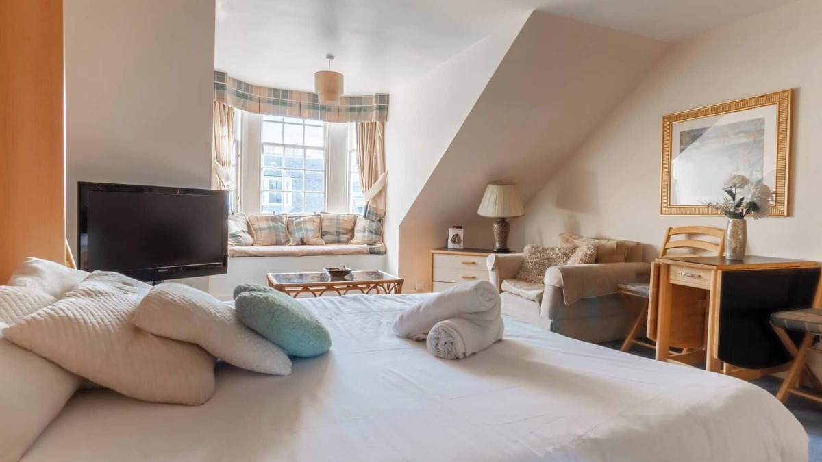 New Town Apartment | Edinburgh City Retreat - EDINBURGH CITY CENTRE KEYWORKS CONTRACTERS BUSINESS T