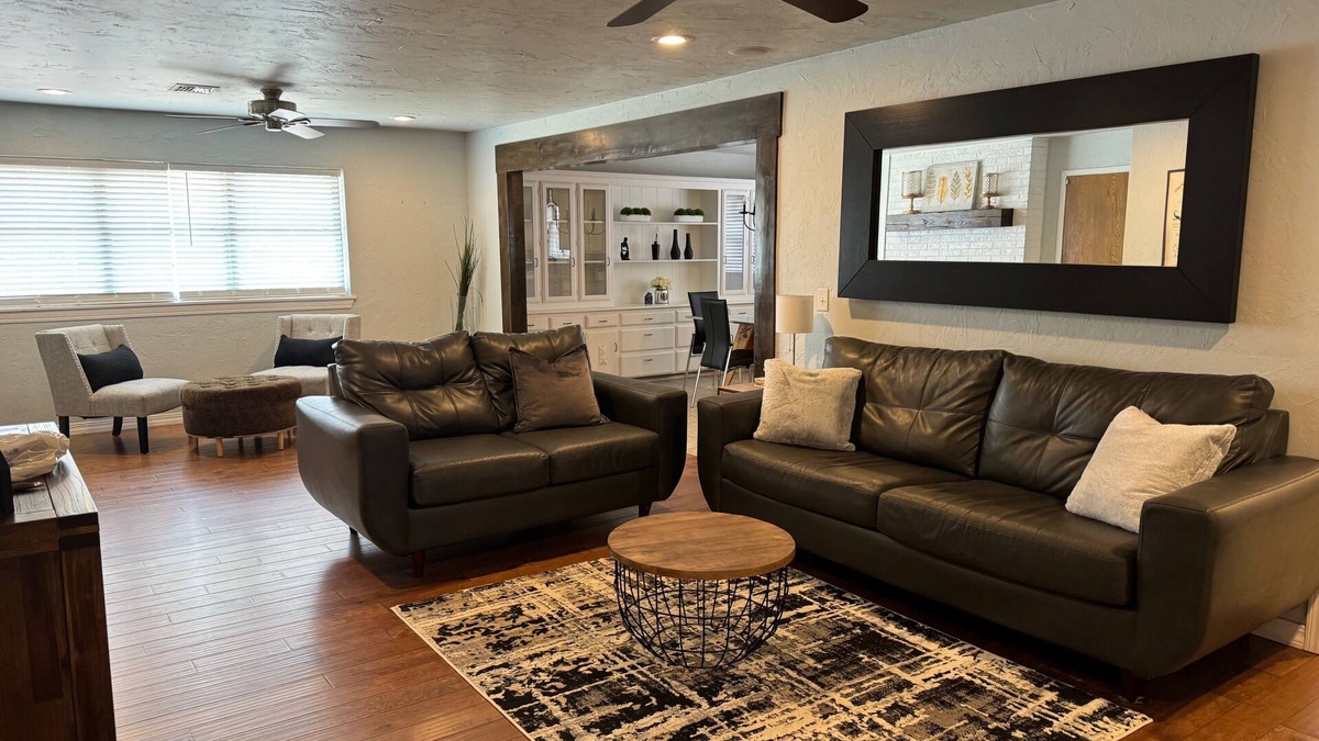 Edmond House | Edmond 4 bedroom, 2.5 bathroom open and peaceful ranch house.