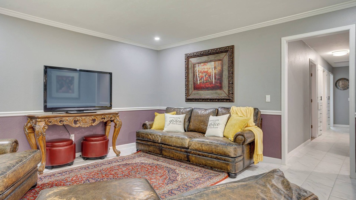 Edmond House | Edmond Home Near Colleges, Lakes, & Shopping!