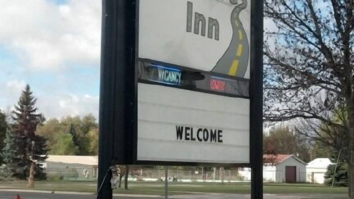 Au Gres Hotel | Edmond's Au Gres Inn
