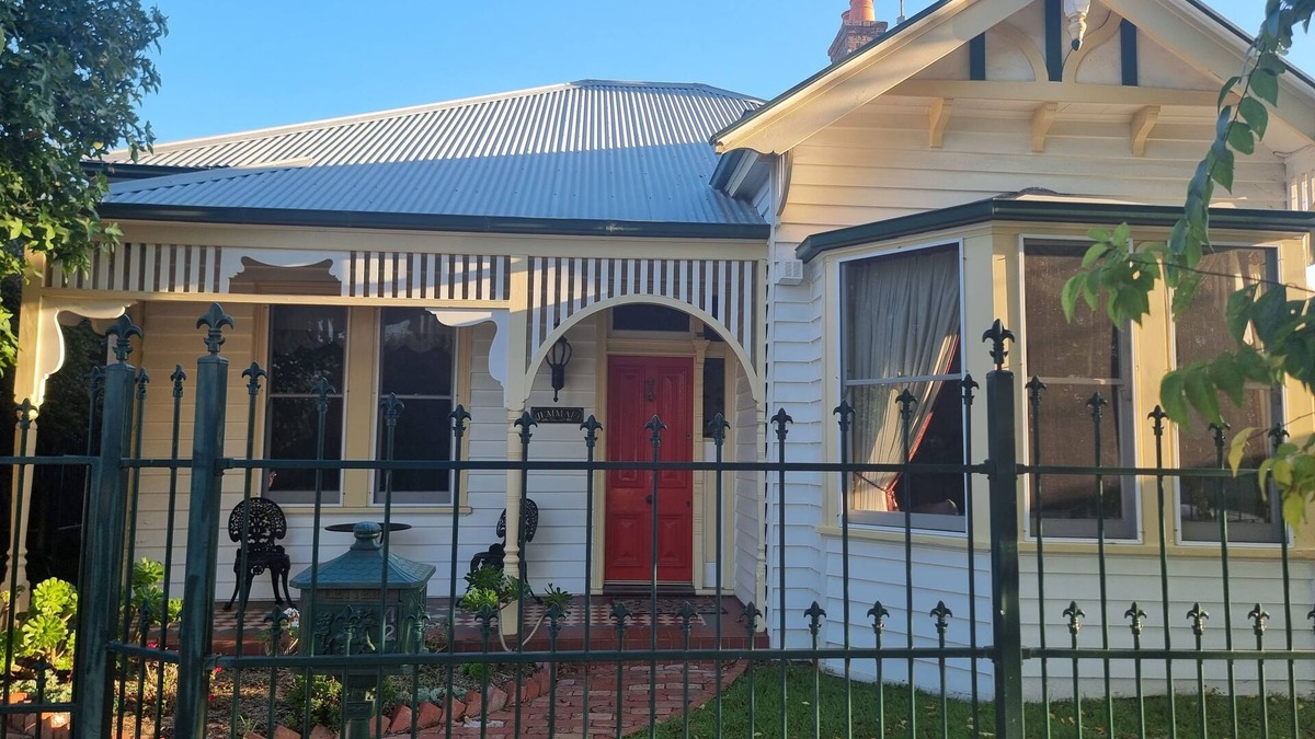 Geelong House | Edwardian home close to GMHBA and centre of Geelong