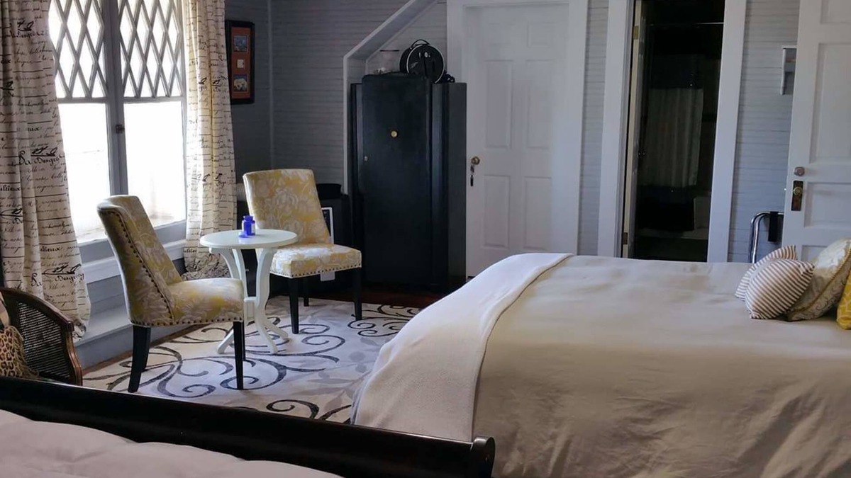 Helena Bed & Breakfast | Edwardian Inn
