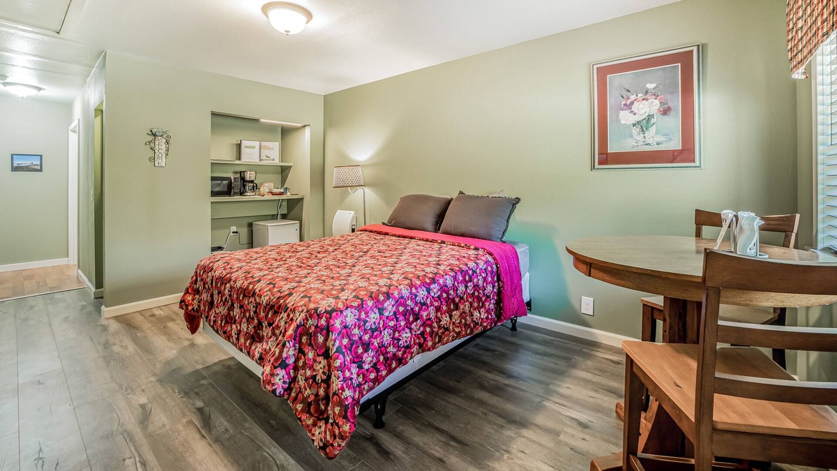 Orick Apartment | Efficient Studio Getaway w/ Free WiFi, Kitchenette, & Private Washer & Dryer!