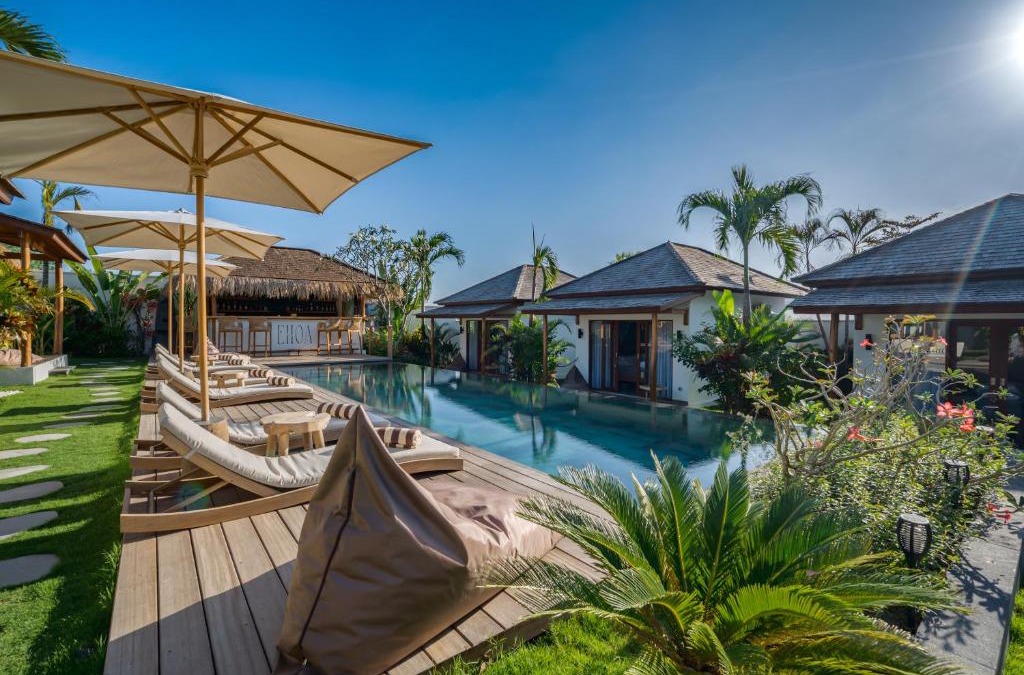 Beraban Hotel | EHOA NYANYI BEACH Boutique Hotel - In front of entrance to NUANU