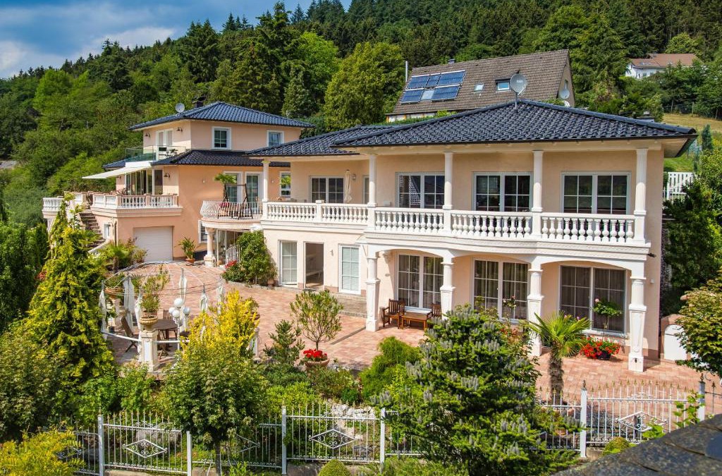 Adenau Villa | Eifelpalace SB4 am Nürburgring