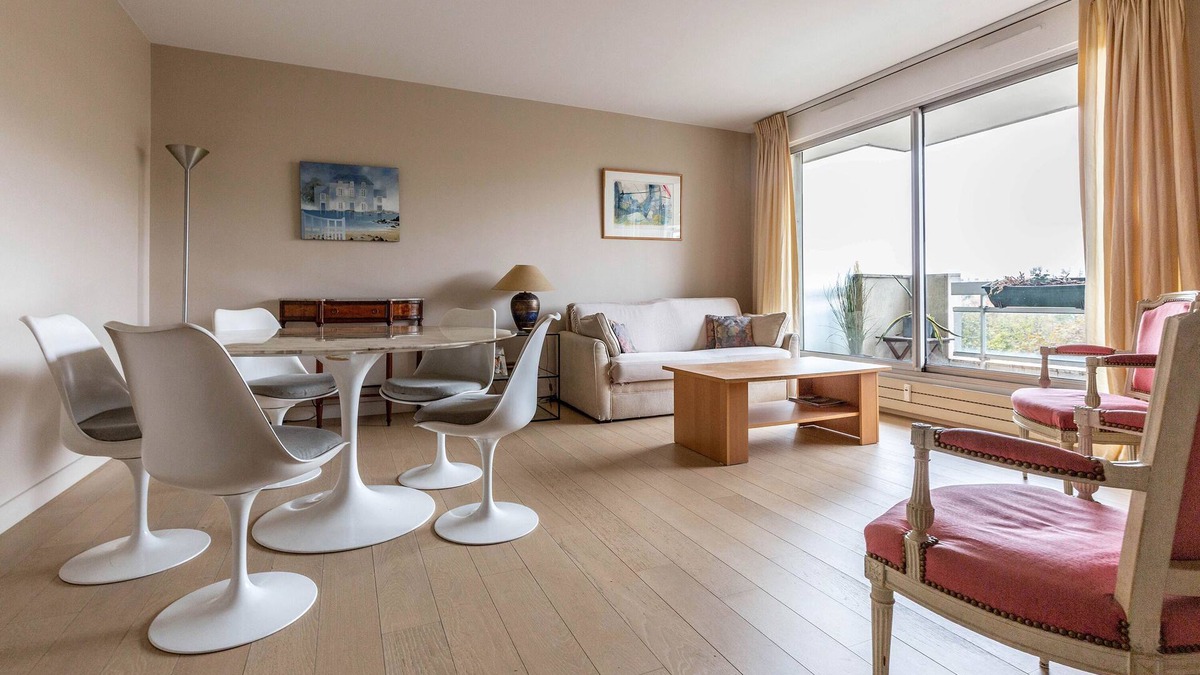 Chaillot Apartment | Eiffel Tower Skyline, by Veeve