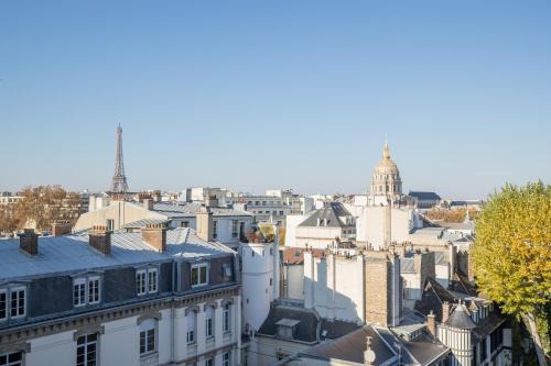Quartier de l'Ecole-Militaire Apartment | Eiffel Tower view terrace Saint Germain des Pres
