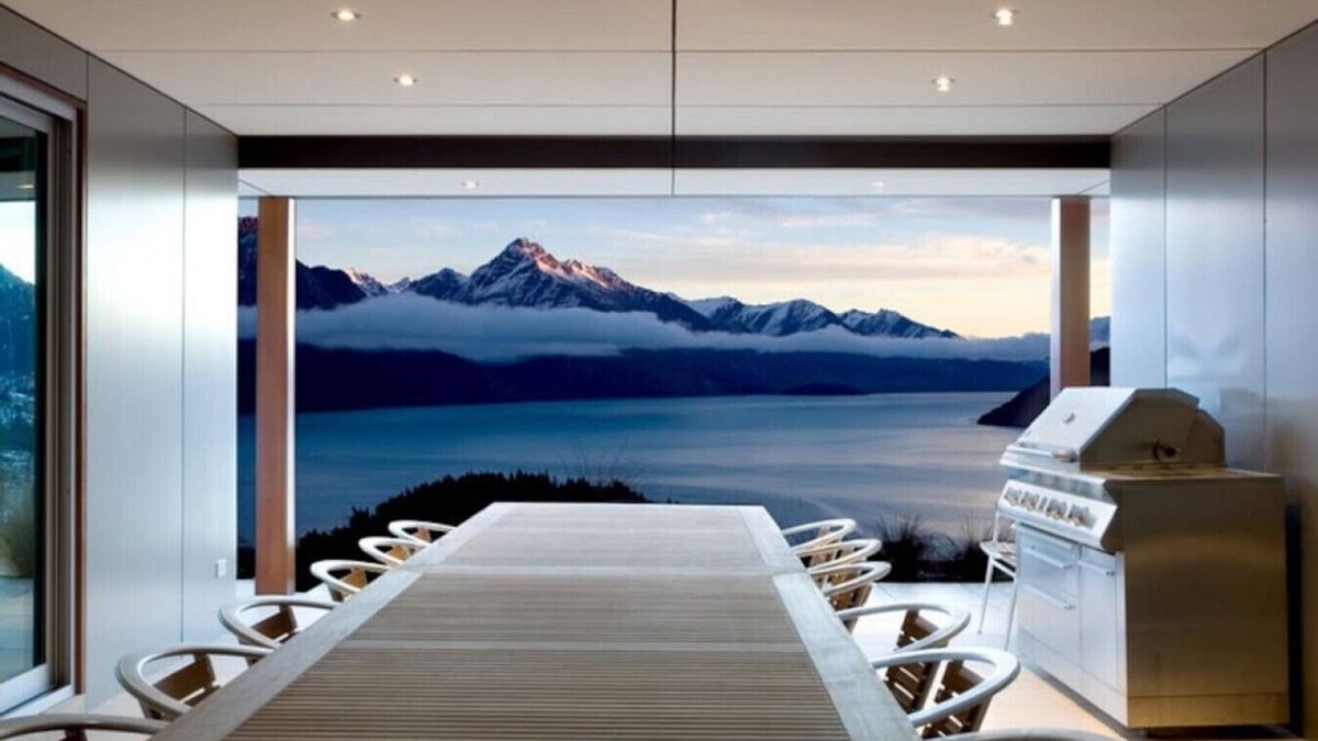 Queenstown House | Ekara House, high on Queenstown Hill, 5 Bedrooms with ensuites.