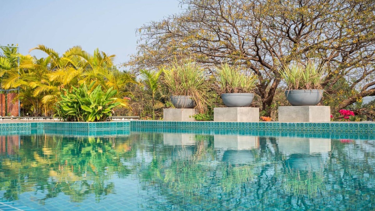 Nerul Apartment | El Arbol by Hireavilla-2br w Rooftop Pool in Nerul