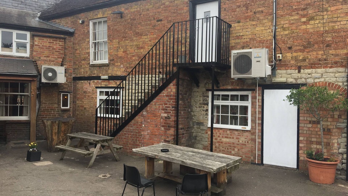 Kineton Hotel | El Cafe at The White Swan