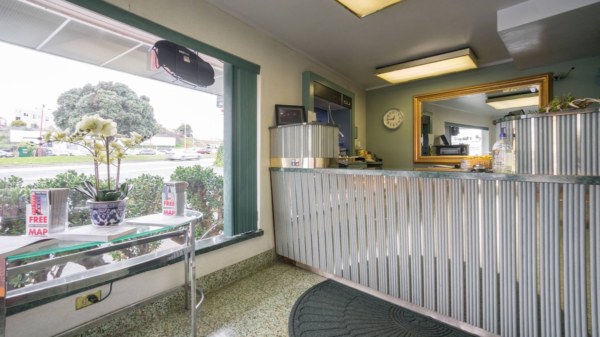 Daly City Hotel | El Camino Inn