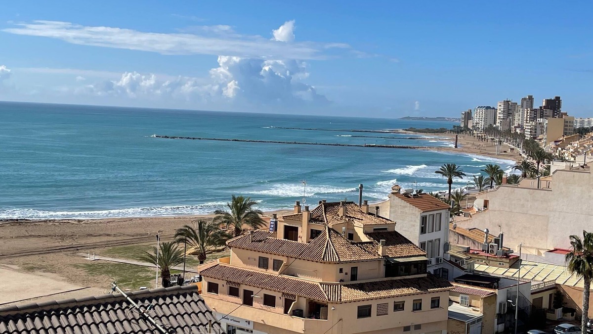 Coveta Fuma Apartment | El Campello Duplex Penthouse 3 Bed with Sea, Beach, Marina & Mountain Views