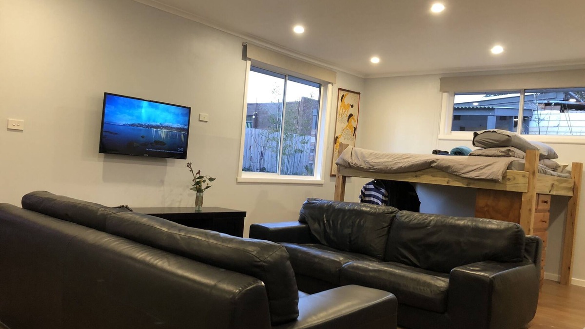 Nunawading House | El Casa Rancho - Explore Melbourne from the leafy east!