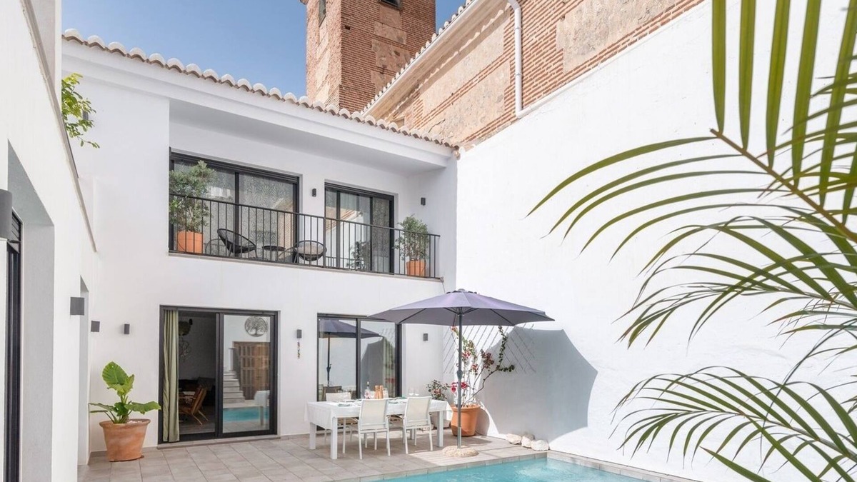 Canillas de Albaida Villa | El Cine Canillas de Albaida by Ruralidays