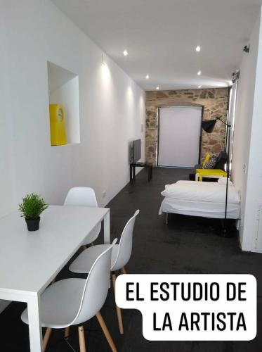 Alburquerque House | El Estudio de La Artista - El casar de Leo