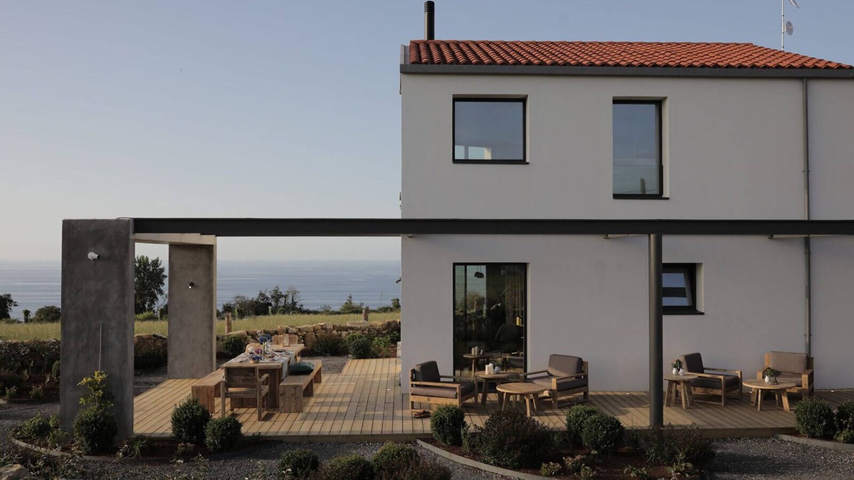 Tornon Apartment | El Faro Unkempt Houses