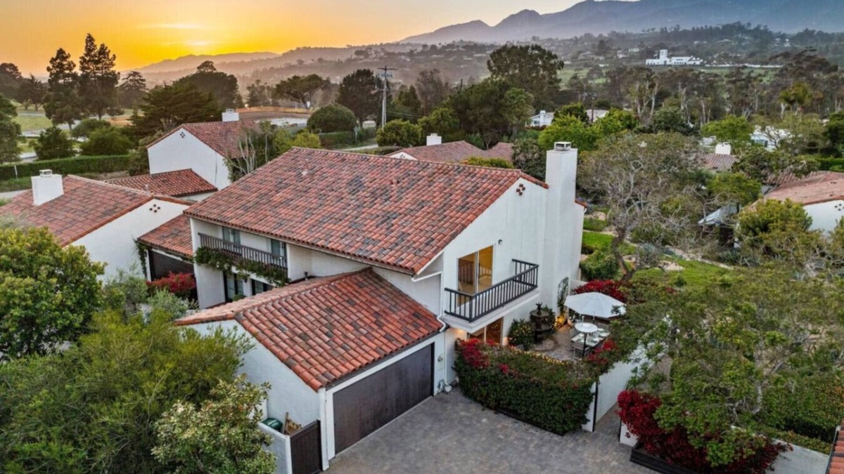 Montecito Apartment | El Montecito Verde, Walk to Beach and Shops!