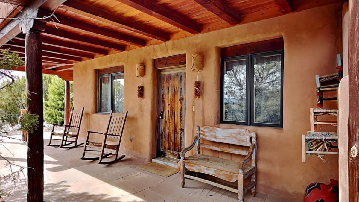 Las Campanas House | El Otro Tierra | Cozy Retreat, Mountain Views + Near Downtown