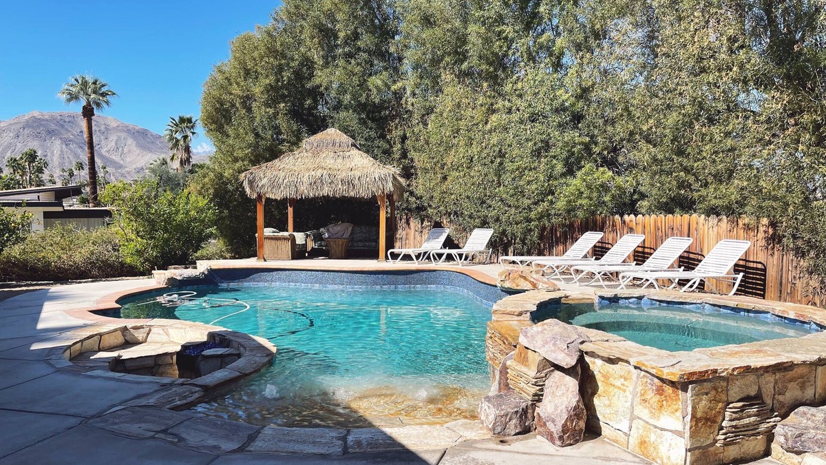 Palm Desert House | El Paseo. Private Pool and Spa Oasis.- Coachella Festival April