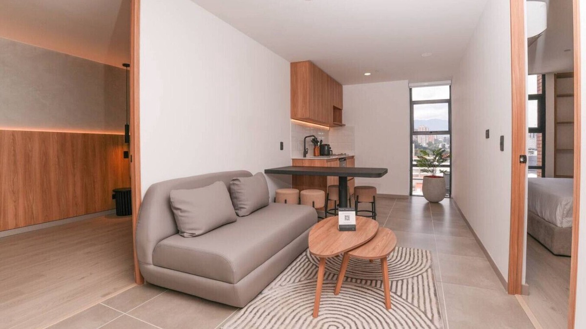 San Diego Apartment | El Poblado Designer Flat - Jacuzzi + Work Desk