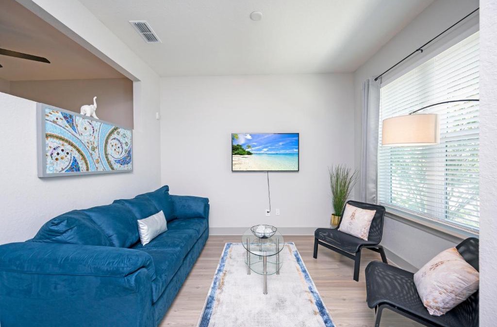 East Ybor Apartment | Electric, Chic, YBor, Channelside, 1BR - 5 ppl