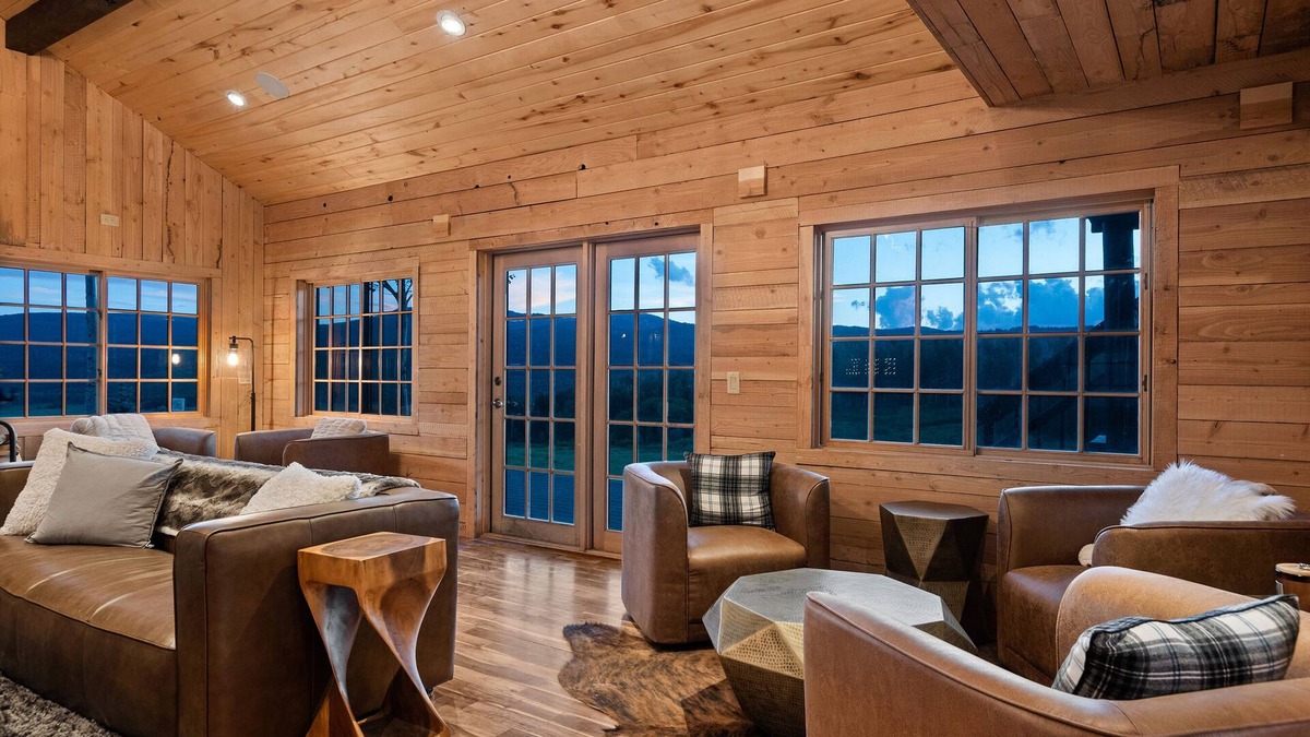 Paonia Cabin | Electric Mountain Lodge: Mountain Views/Restaurant/Bar/Events/Snowmobiles | 9