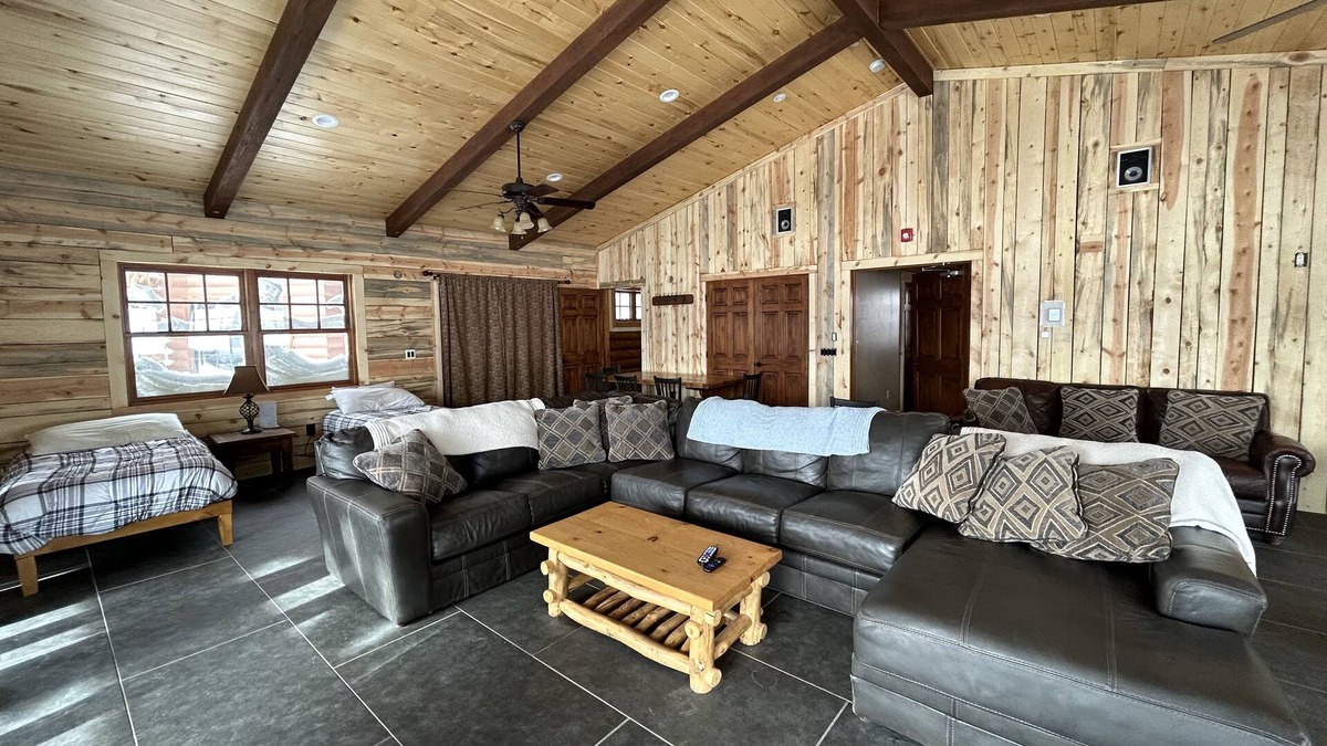 Paonia Cabin | Electric Mountain Lodge: Mtn Views, Restaurant, Bar, Events, Rentals | Bunkhouse