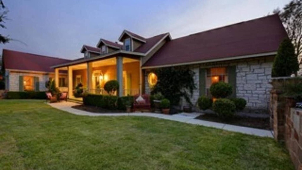 Kyle House | Elegance And Comfort With Our 4000 Sq Ft. Home On 5 Acres ~ Minutes From Austin