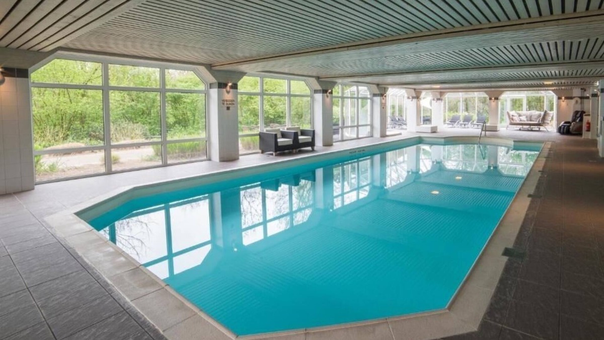 Ellecom Hotel | Elegance & Comfort in a Historic Room with Indoor Swimming Pool Access