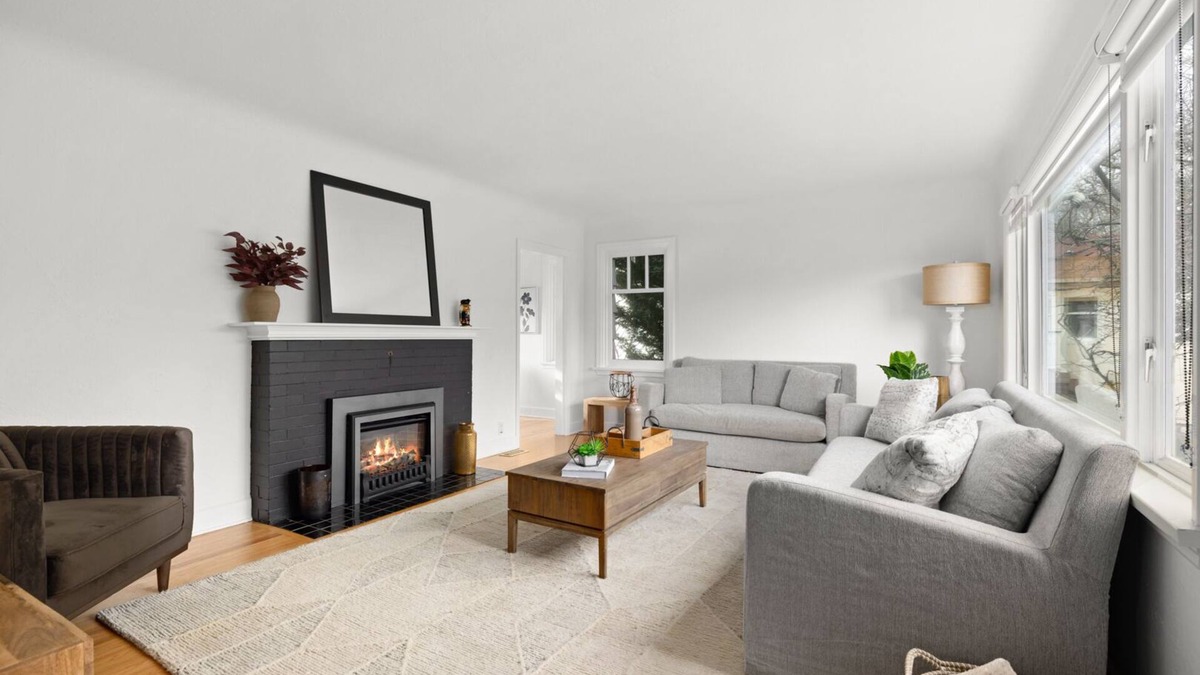 South Oak Bay House | Elegance on Central