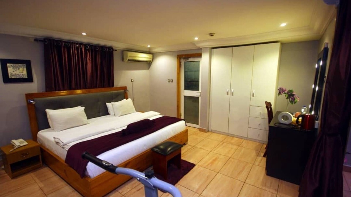 Somolu Hotel | Elegance suites