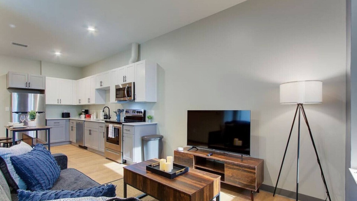 University Circle Apartment | Elegant 1 BDR | Cleveland Clinic | Free Parking