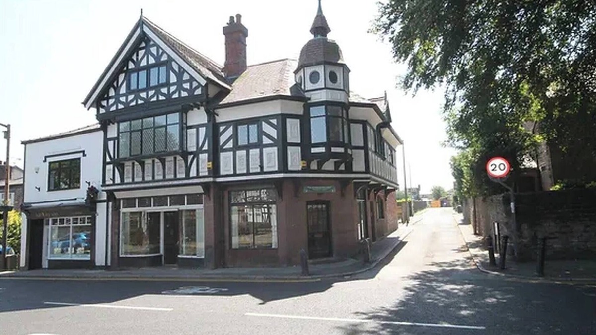 Liverpool Apartment | Elegant 1BR Apartment, Sleeps up to 4