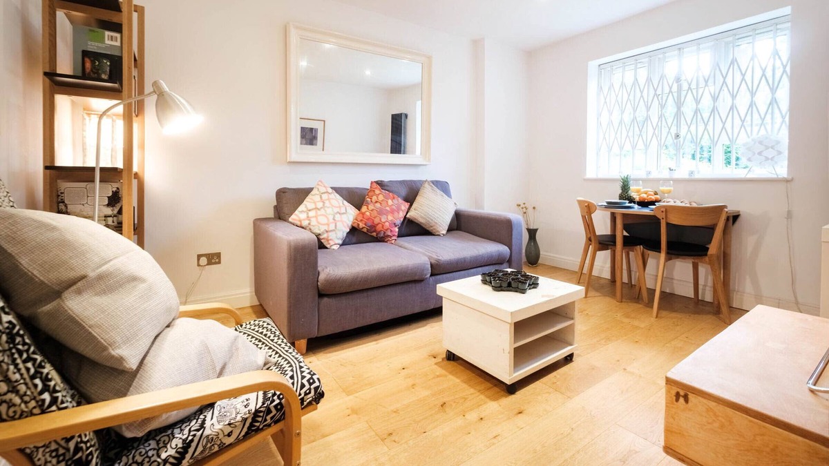 Canonbury Apartment | Elegant 1BR by the Shoreditch Park
