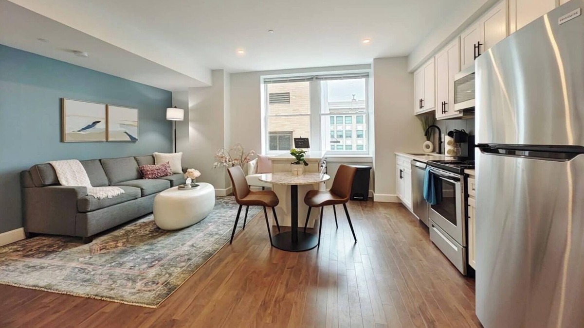 Downtown Jacksonville Apartment | Elegant 1BR King Bed Apts - 1.3 Miles to TIAA Bnk Fld