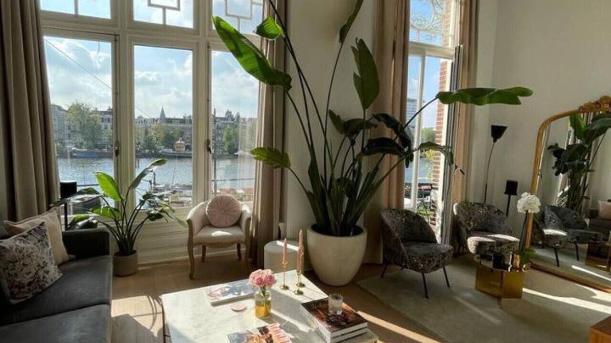 Weesperzijde Condo | Elegant 2-Bedroom Apartment with Amstel River Views | Central Amsterdam Retreat