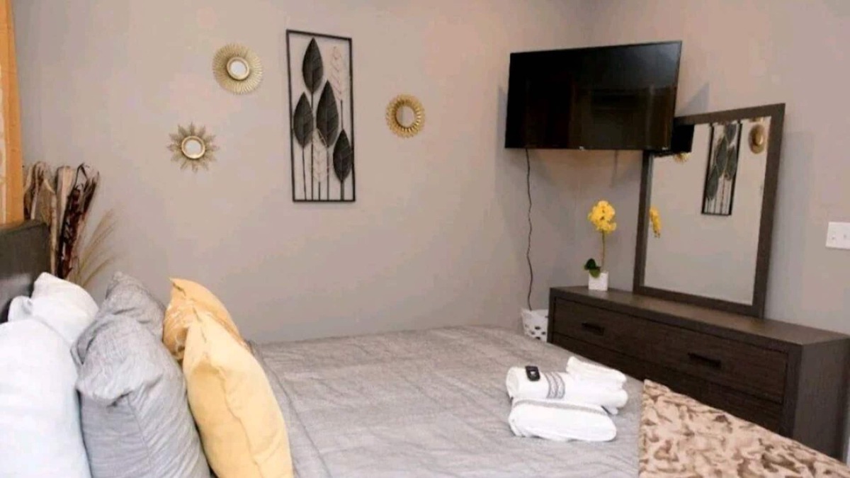Grand Boulevard Apartment | Elegant 2 Bedroom Apartment in Chicago - Perfect for a Memorable Stay