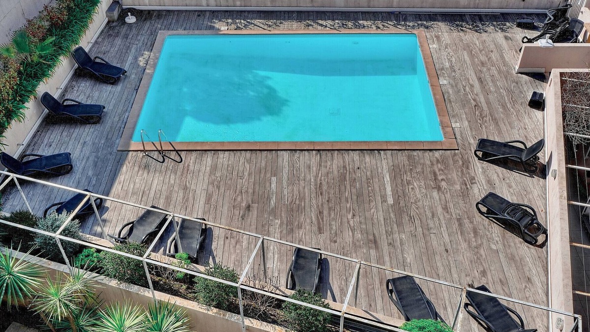 Cannes Old Town Apartment | ELEGANT 2 PIECES PISCINE PROCHE PLAGES A1B235