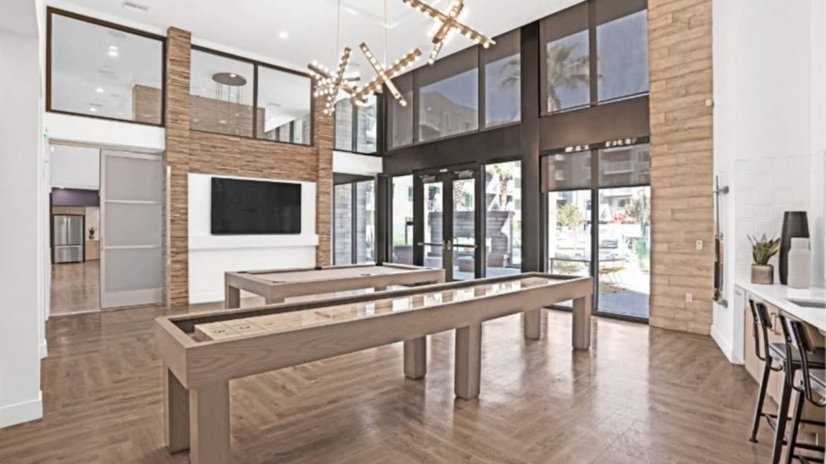 Fremont Condo | Elegant 2BR Condo w Pool & Fire Pit at Aya Apartments