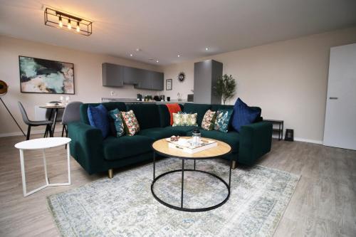 Taunton Apartment | Elegant 2BR w/Pool Table in Prime Location