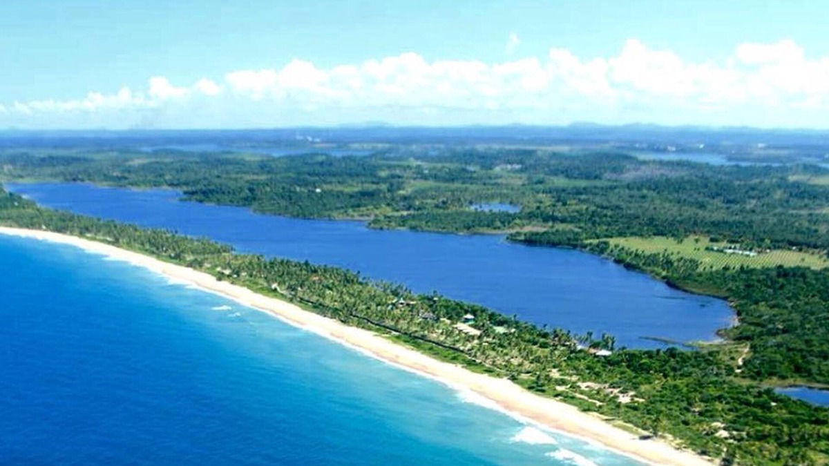 Marau House | Elegant 2nd floor house ocean front, secluded beach and fresh water lake