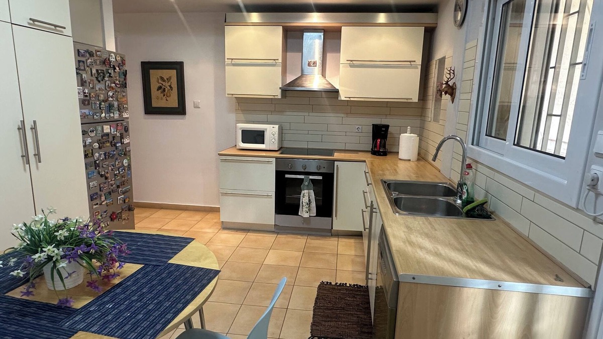 Palaio Faliro Apartment | Elegant 3-Bedroom Haven in Prime Palaio Faliro - Minutes to Marina & Beach