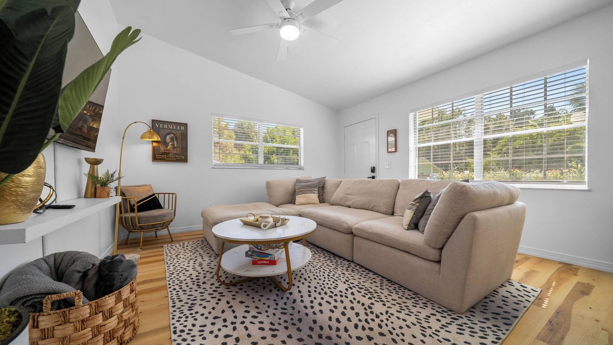 Crystal River House | Elegant 3-Bedroom Escape Minutes from Manatees, Scalloping, Boat Ramps and More!